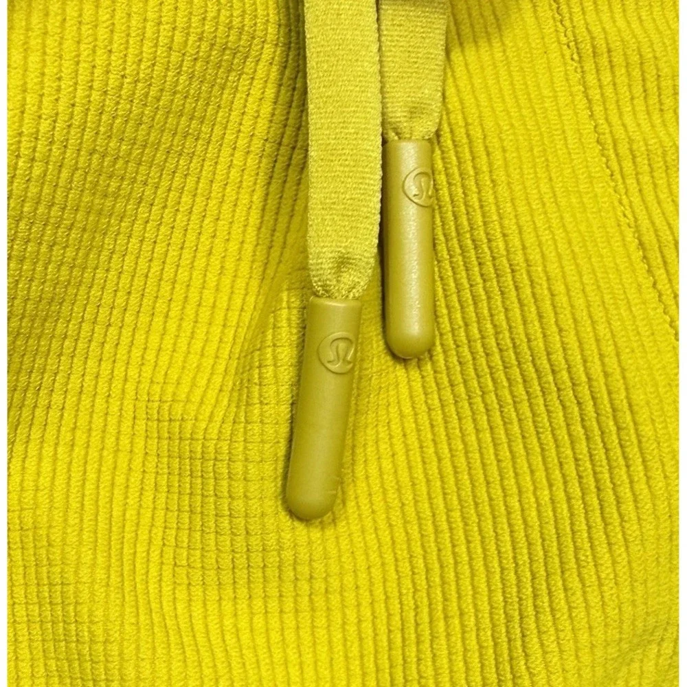 Lululemon Shorts Mens M THE Short L-9819 Yellow Athleisure Normcore Performance